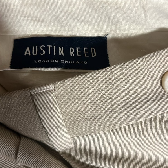 Austin Reed - Picture 3 of 5